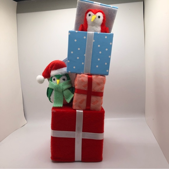 2023 Featherly Friends: Mini Bird Stack of Presents (Wondershop Target) - Picture 7 of 7